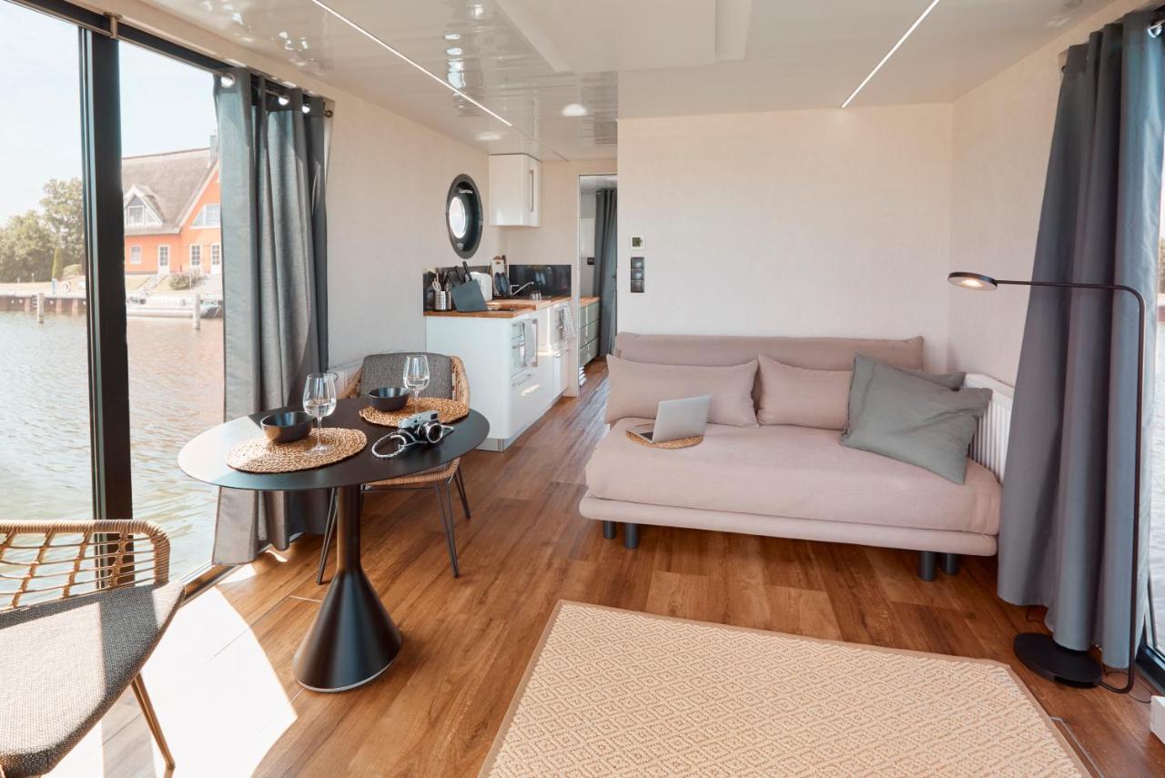 Hausboote Und Fewo Vieregge Luaran gambar