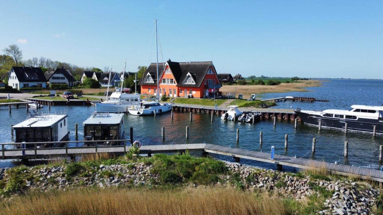 Hausboote Und Fewo Vieregge Luaran gambar